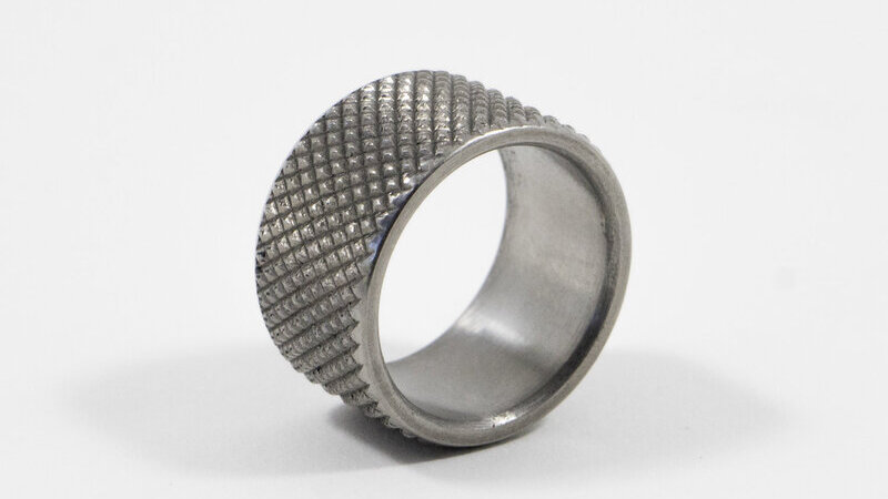 what is knurling